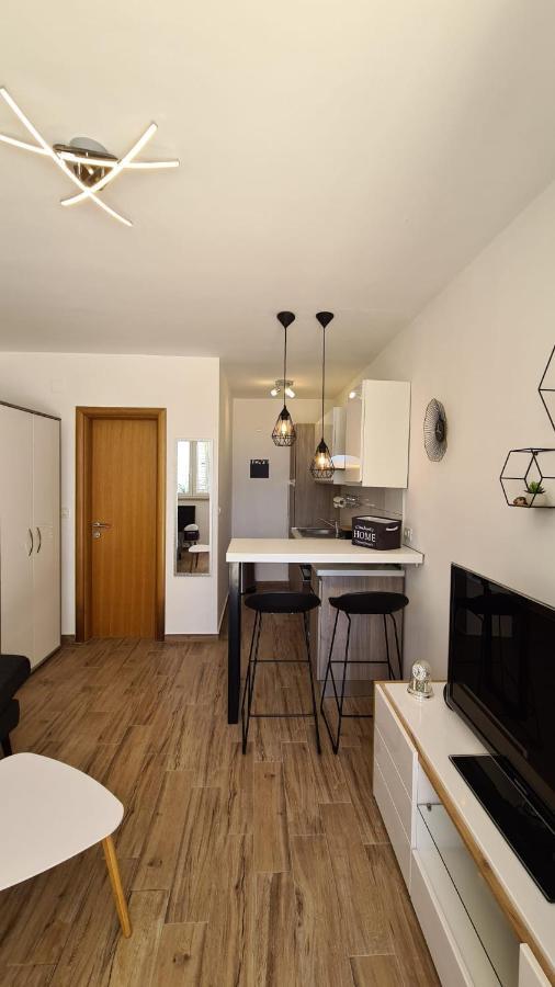 Studio apartman Kiara Bol Bagian luar foto